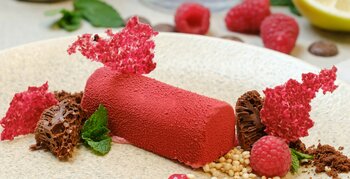 Himbeermousse mit Quinoa und Luftschokolade